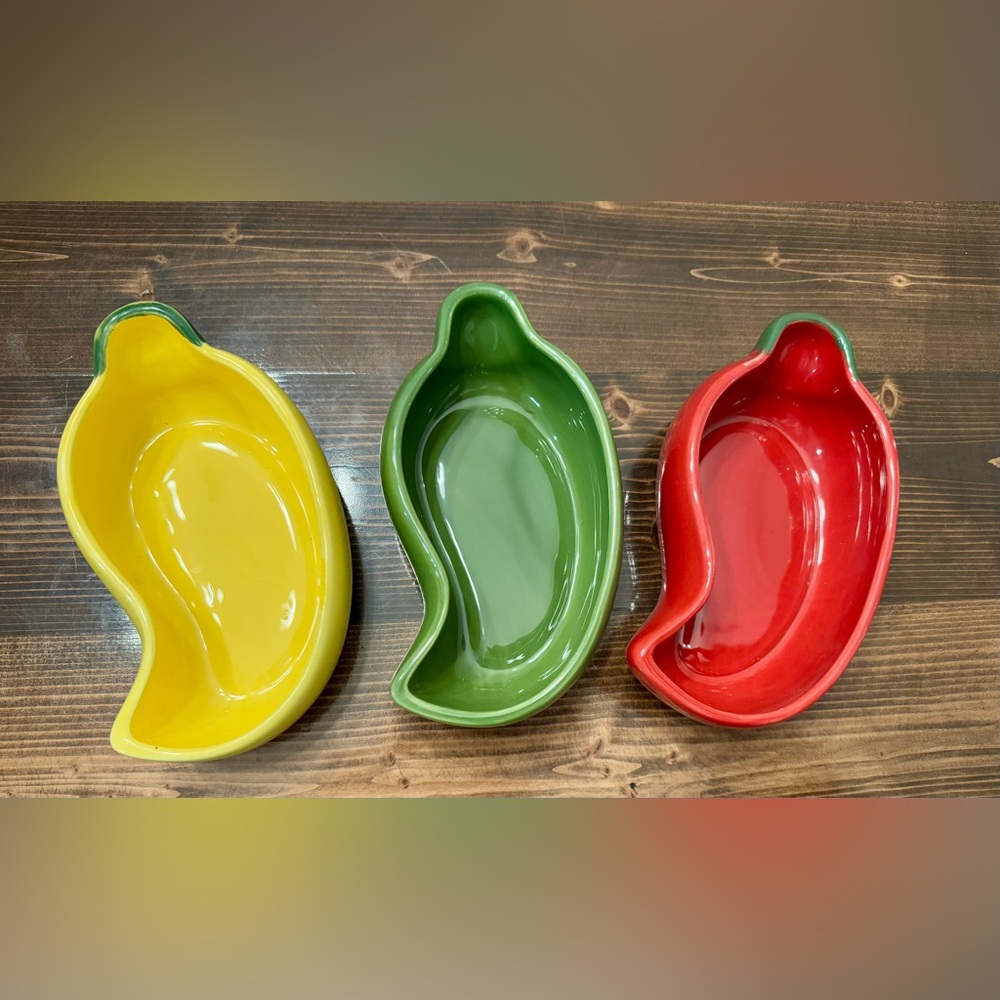 Royal Norfolk Yellow,‎ Green, and Red Pepper-Shaped Bowls EUC